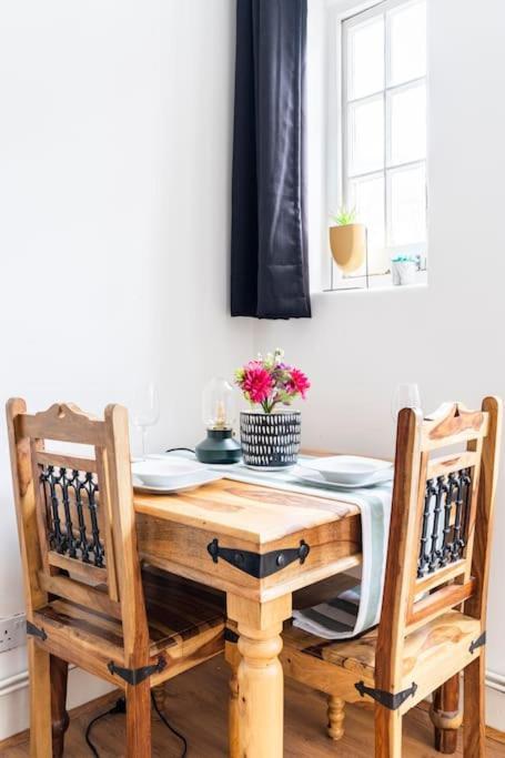 Cozy Apt In Central Лондон Экстерьер фото