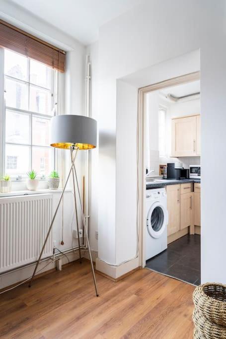 Cozy Apt In Central Лондон Экстерьер фото